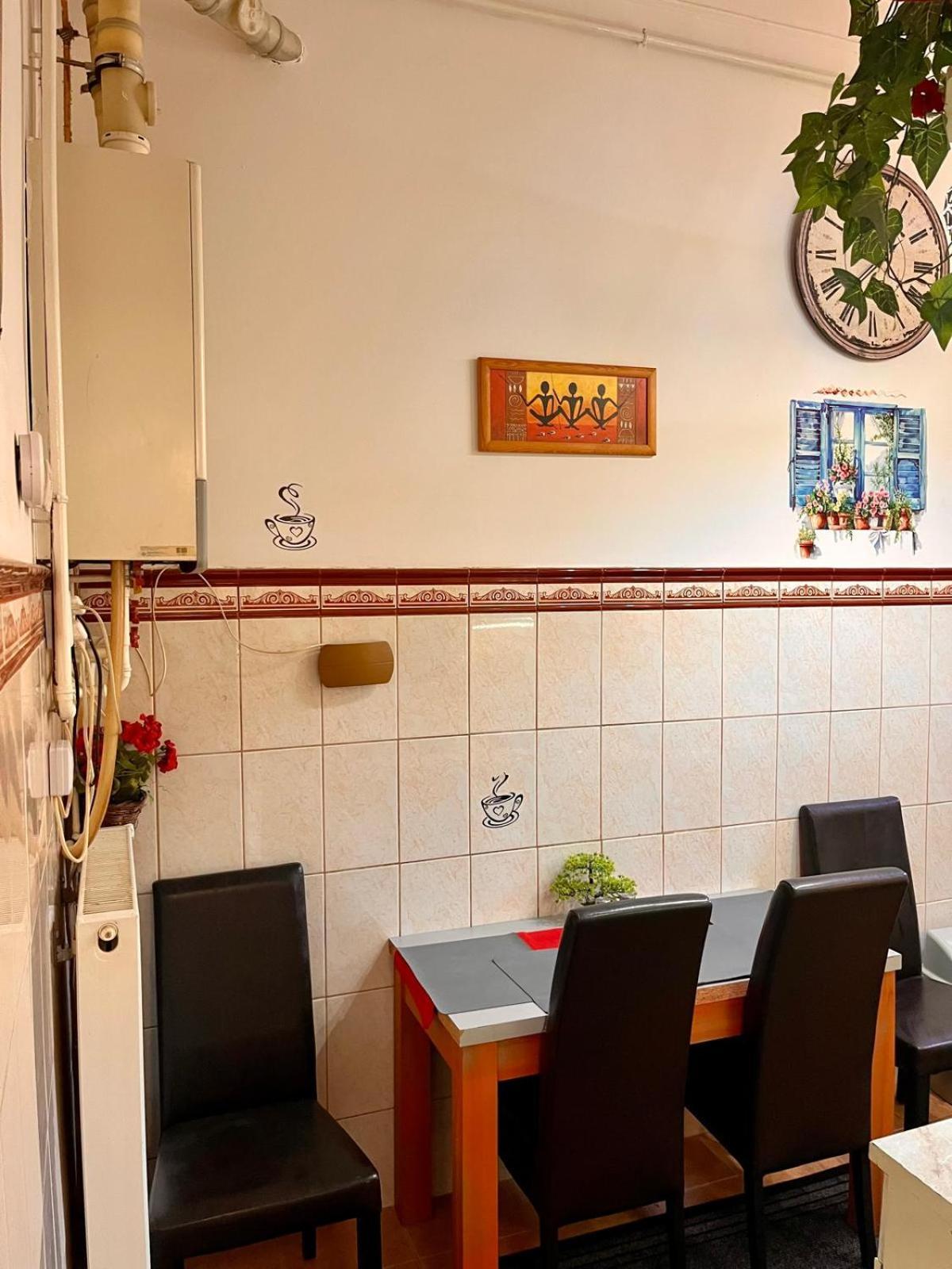 Kalvaria With Balcony, Free Parking And Ac Budapest Eksteriør billede